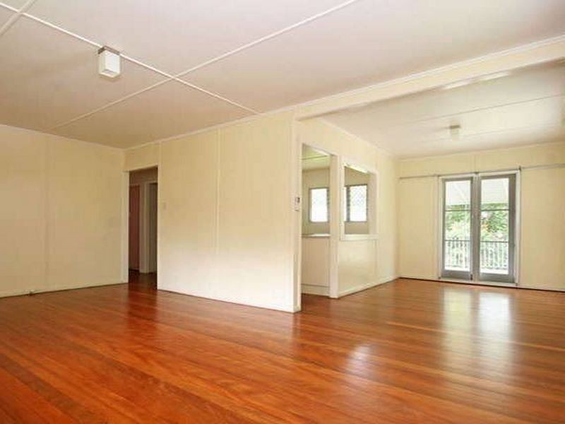 1 Houghton Street, Petrie QLD 4502