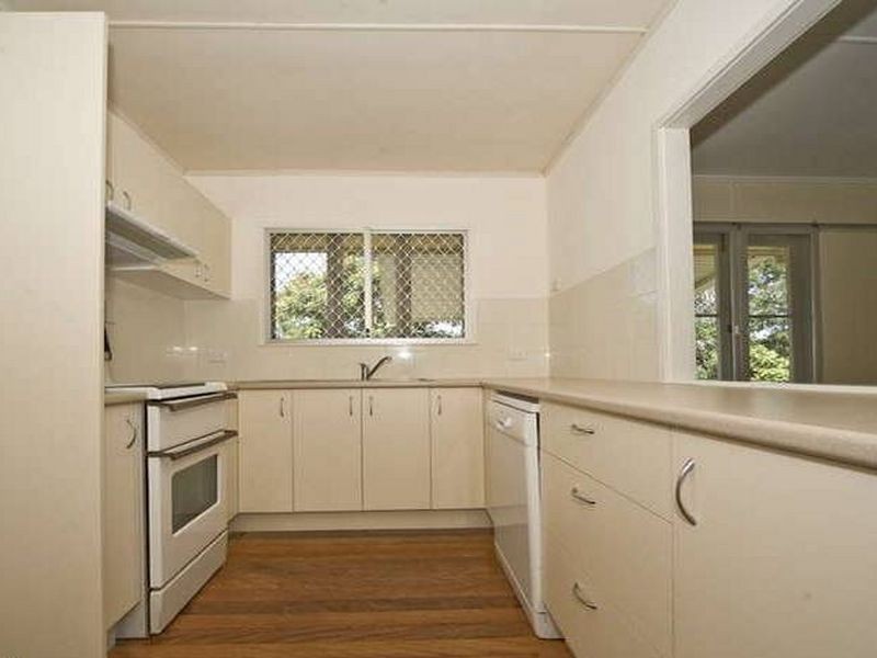 1 Houghton Street, Petrie QLD 4502