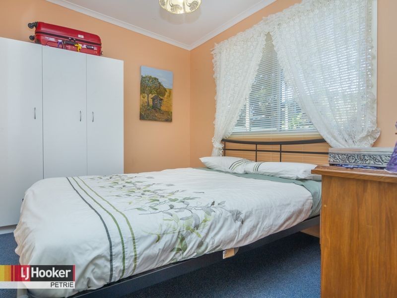 13 Woodlands Avenue, Petrie QLD 4502