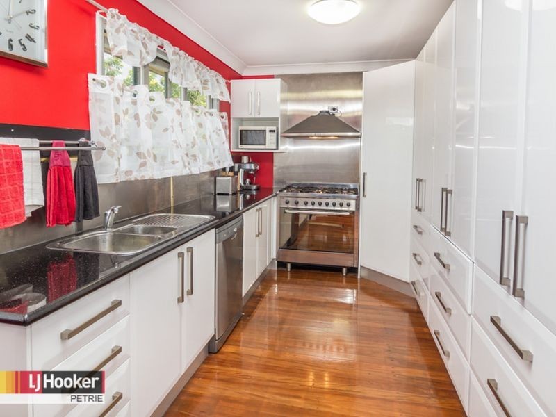 14 Petrie Street, Petrie QLD 4502