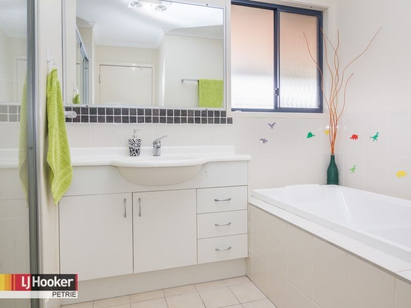 4/5 Slater Avenue, Lawnton QLD 4501