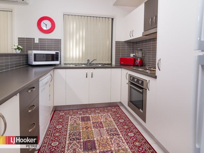 1/24 Armstrong Street, Petrie QLD 4502