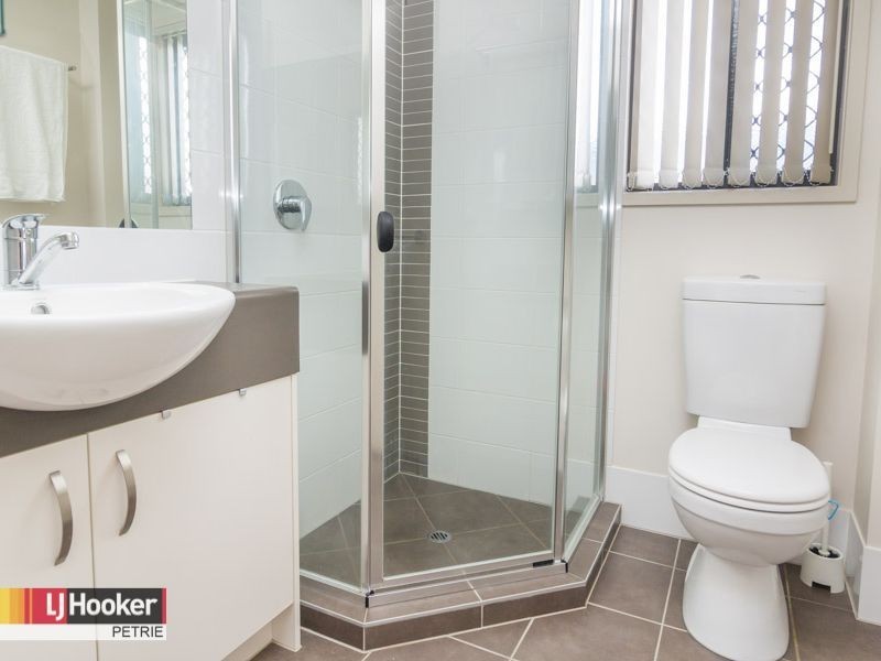 1/24 Armstrong Street, Petrie QLD 4502