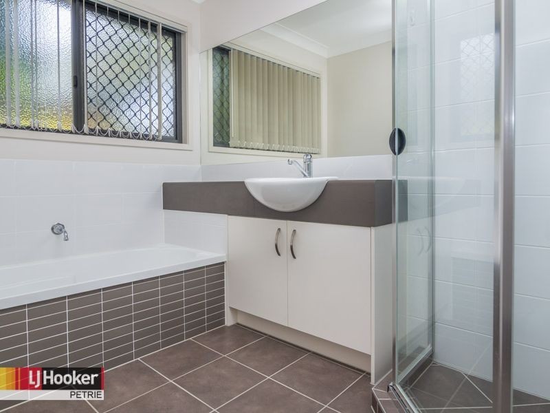 1/24 Armstrong Street, Petrie QLD 4502