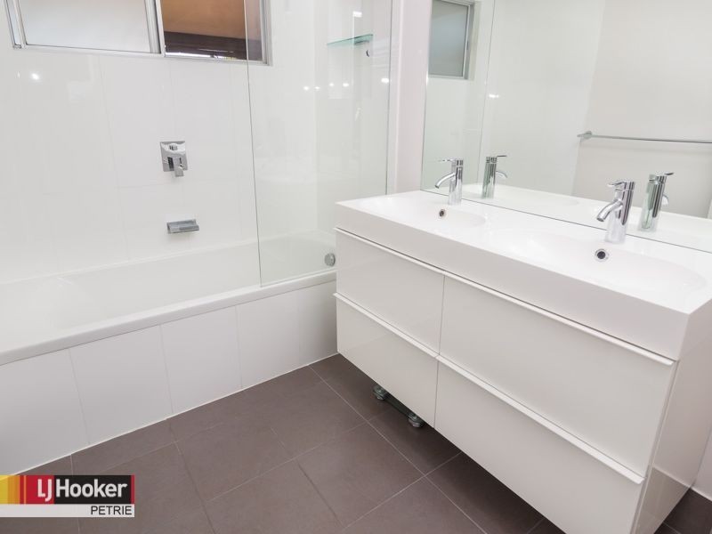 59 Oakey Flat Road, Morayfield QLD 4506