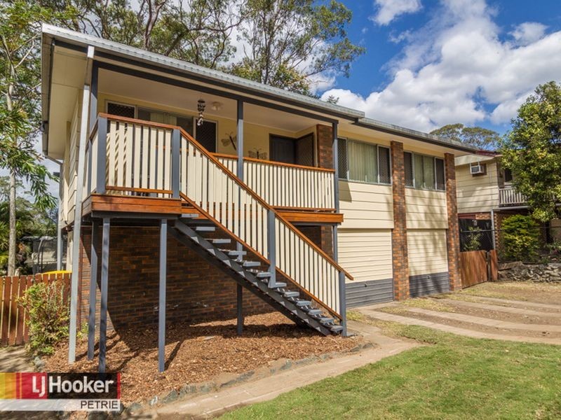 12 Kurwongbah Drive, Petrie QLD 4502