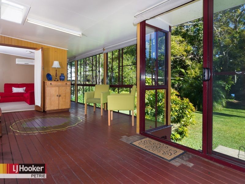 6 Boorogari Place, Petrie QLD 4502