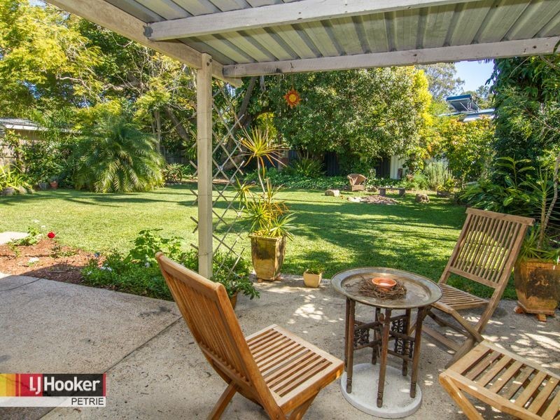 6 Boorogari Place, Petrie QLD 4502