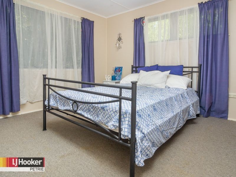 6 Boorogari Place, Petrie QLD 4502