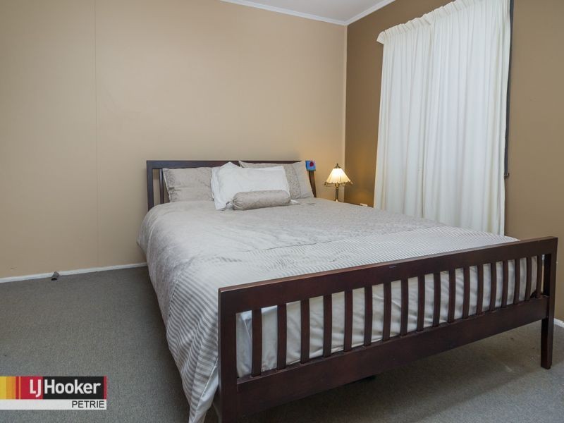 6 Boorogari Place, Petrie QLD 4502