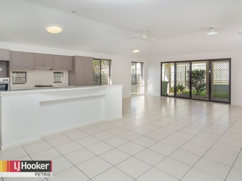 5/3 Tamari Place, Petrie QLD 4502
