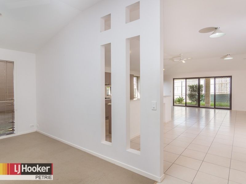 5/3 Tamari Place, Petrie QLD 4502