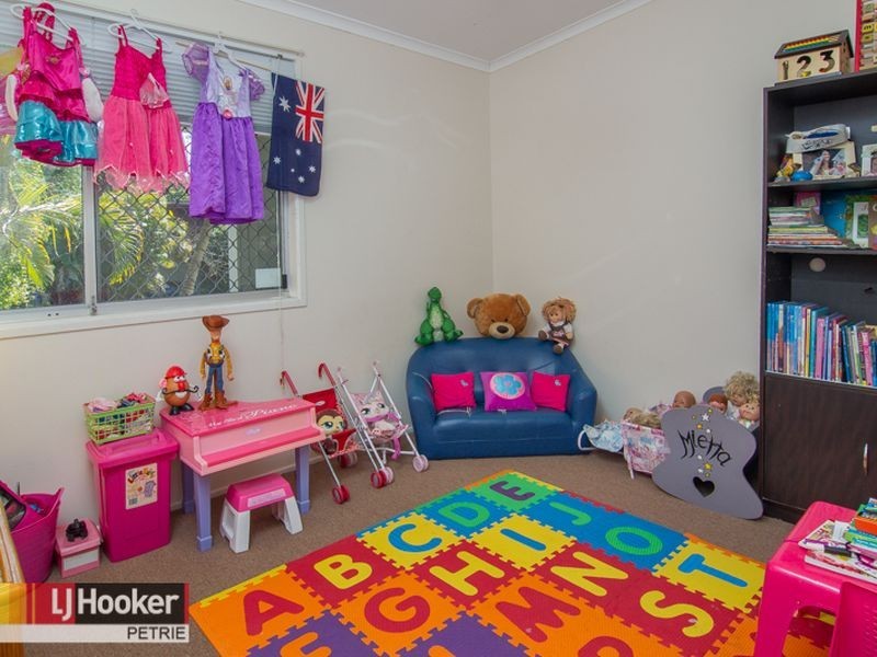 21 Carwell Avenue, Petrie QLD 4502