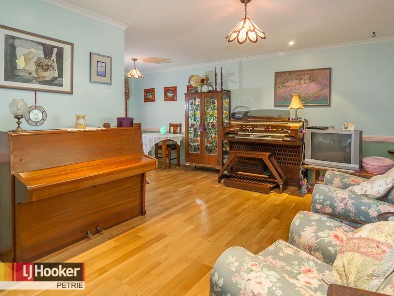 8 Augustins Crescent, Petrie QLD 4502