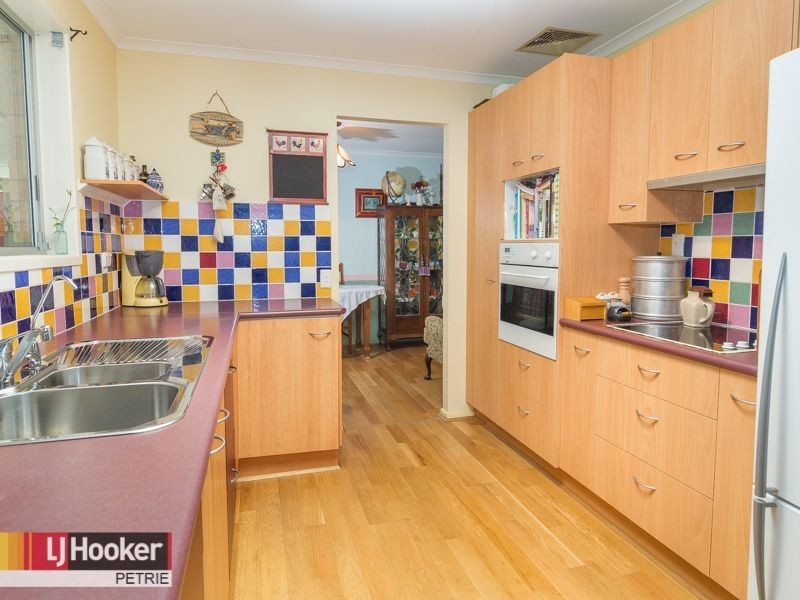 8 Augustins Crescent, Petrie QLD 4502