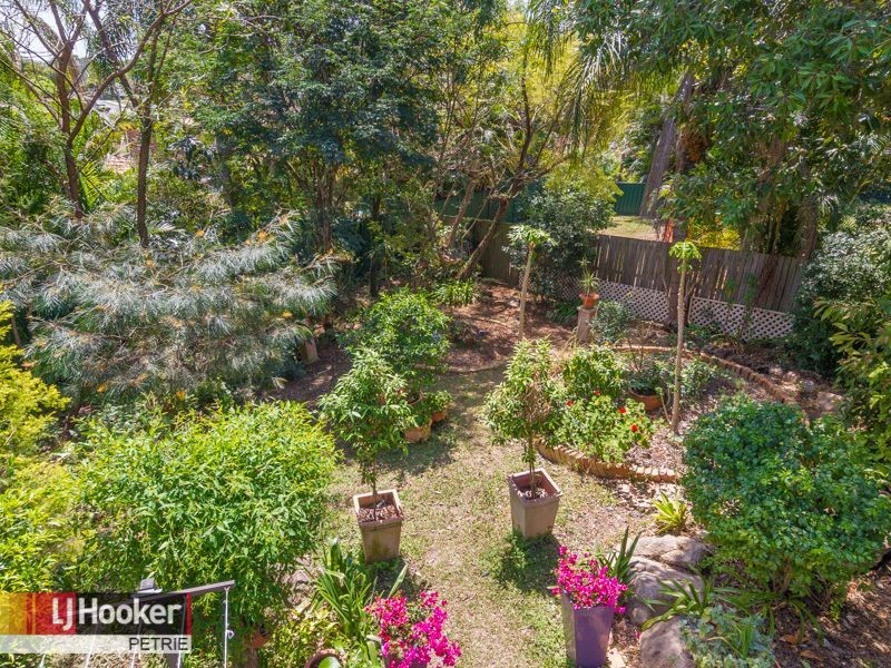 8 Augustins Crescent, Petrie QLD 4502