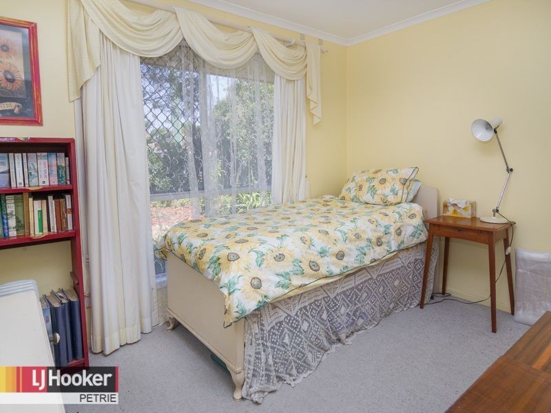 8 Augustins Crescent, Petrie QLD 4502