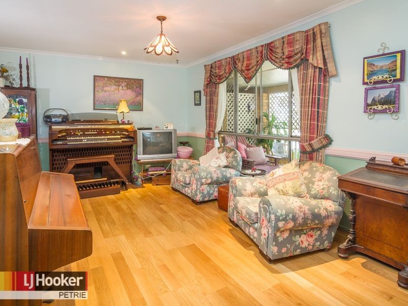 8 Augustins Crescent, Petrie QLD 4502