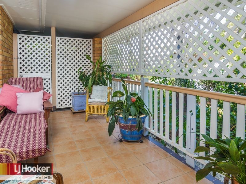 8 Augustins Crescent, Petrie QLD 4502