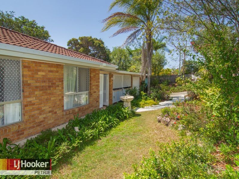 8 Augustins Crescent, Petrie QLD 4502