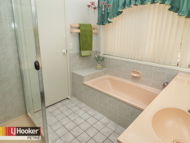 64 Rue Montaigne, Petrie QLD 4502