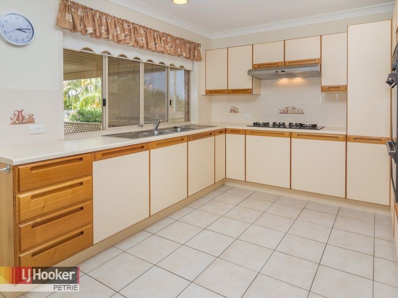10 Vaucluse Crescent, Petrie QLD 4502