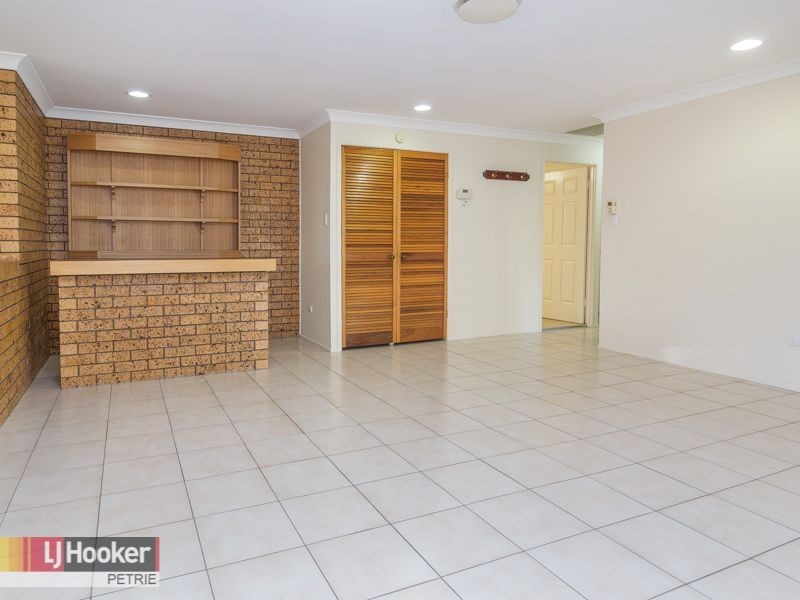 10 Vaucluse Crescent, Petrie QLD 4502