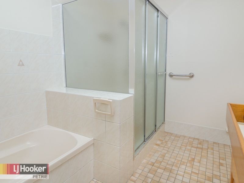 10 Vaucluse Crescent, Petrie QLD 4502