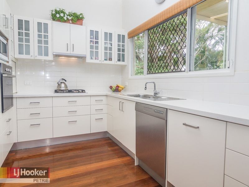 18 Woonara Drive, Petrie QLD 4502