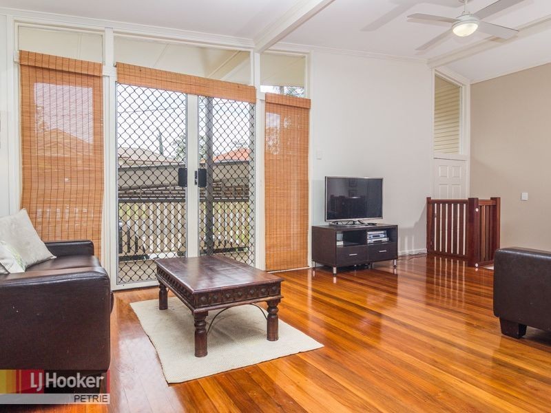 18 Woonara Drive, Petrie QLD 4502