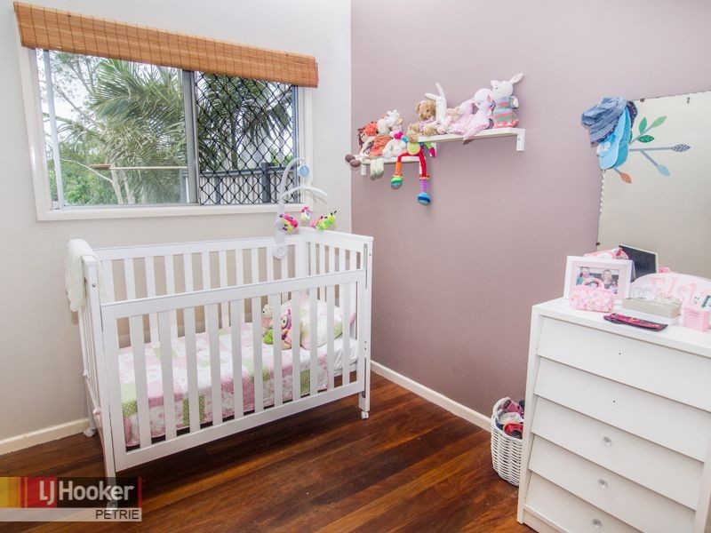 18 Woonara Drive, Petrie QLD 4502