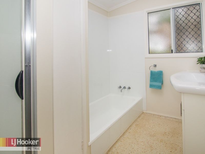 18 Woonara Drive, Petrie QLD 4502