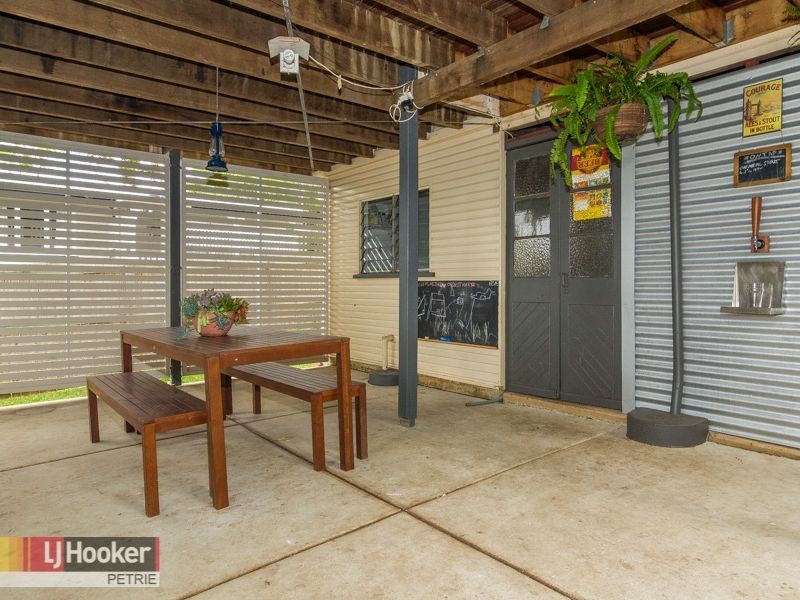 18 Woonara Drive, Petrie QLD 4502