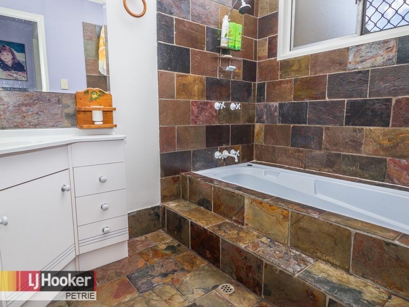 18 Joora Avenue, Petrie QLD 4502