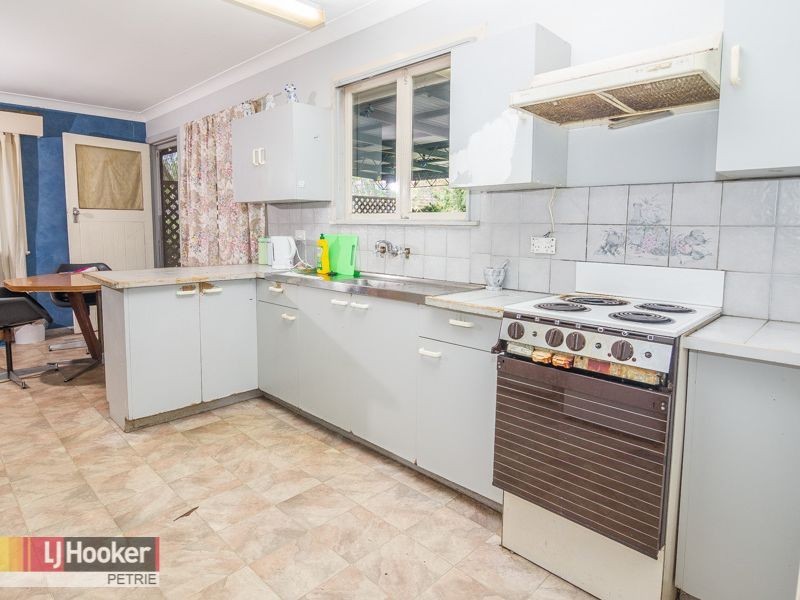 12 Frenchs Road, Petrie QLD 4502