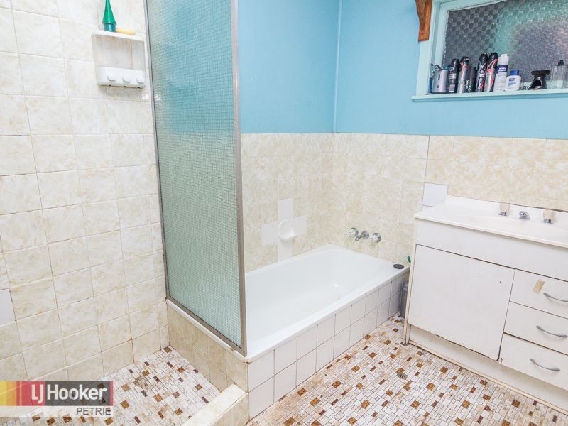 12 Frenchs Road, Petrie QLD 4502