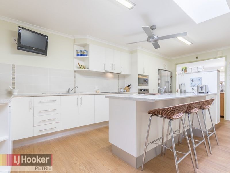 4 Champagne Street, Petrie QLD 4502