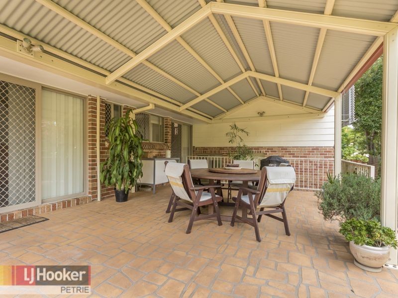 4 Champagne Street, Petrie QLD 4502