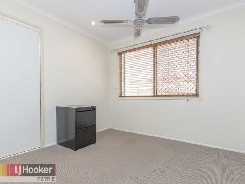 4 Champagne Street, Petrie QLD 4502