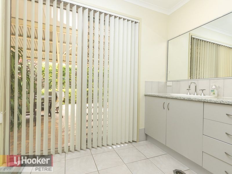 4 Champagne Street, Petrie QLD 4502