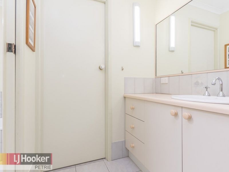 4 Champagne Street, Petrie QLD 4502