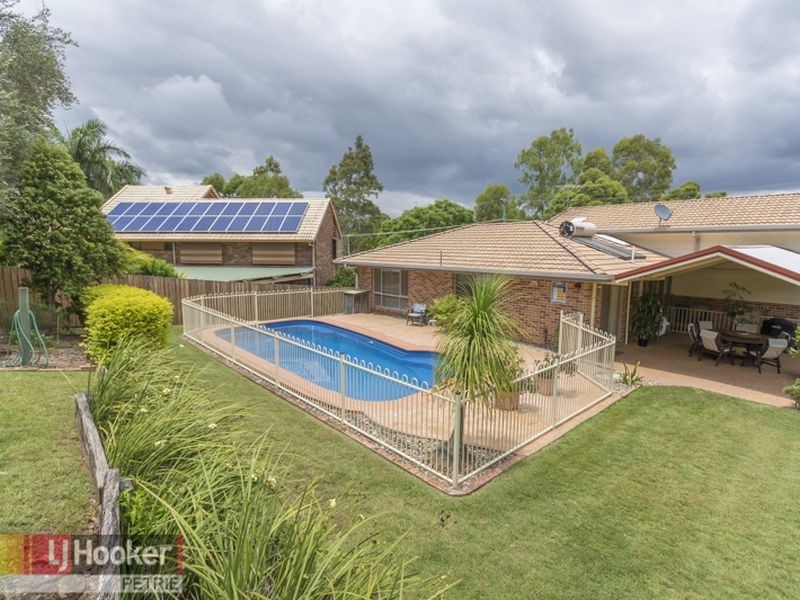 4 Champagne Street, Petrie QLD 4502