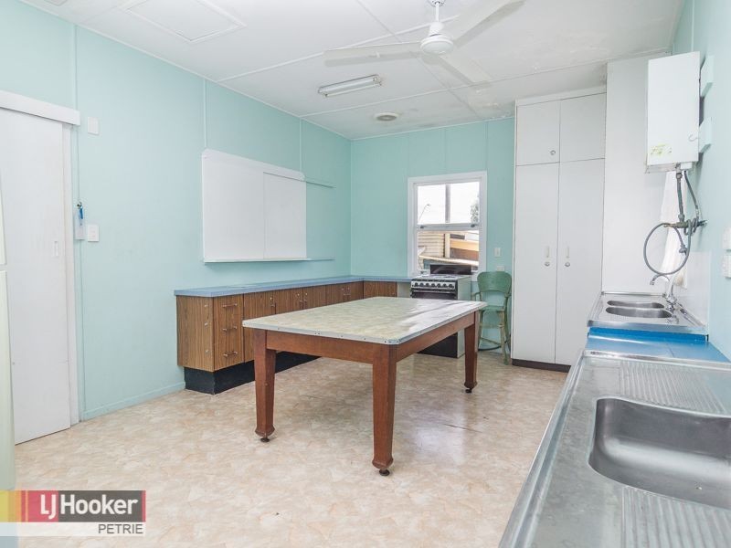 1058 Anzac Avenue, Petrie QLD 4502