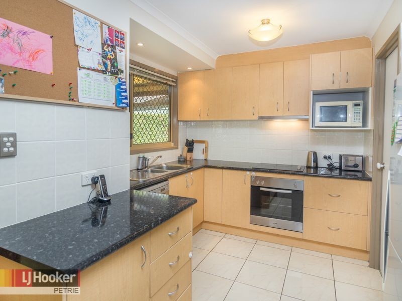 10 Oleron Terrace, Petrie QLD 4502