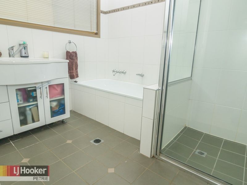 10 Oleron Terrace, Petrie QLD 4502