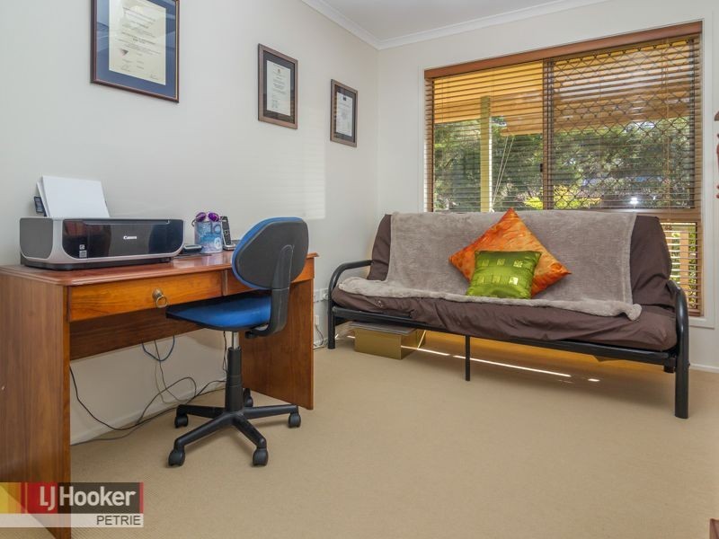 10 Oleron Terrace, Petrie QLD 4502