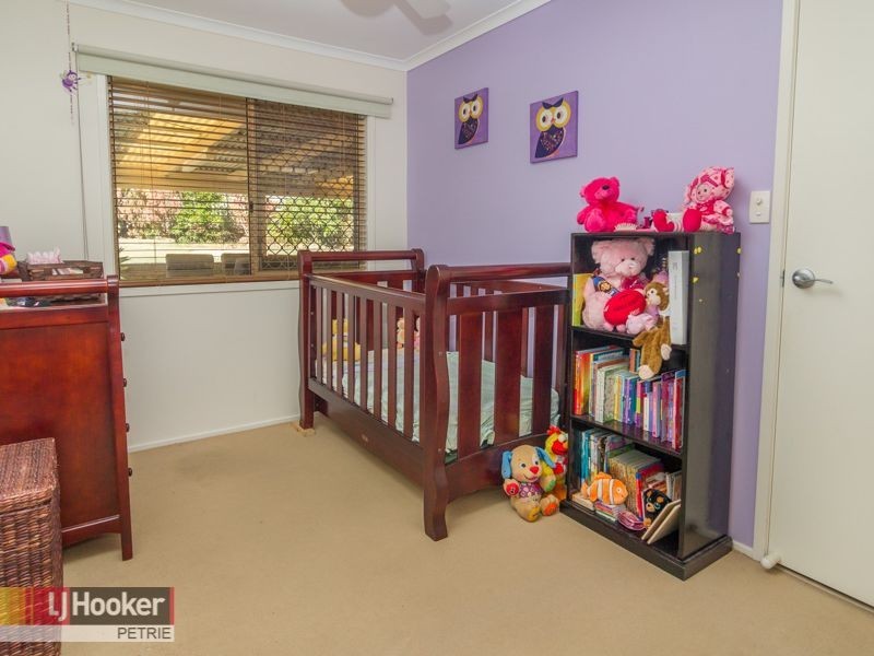 10 Oleron Terrace, Petrie QLD 4502