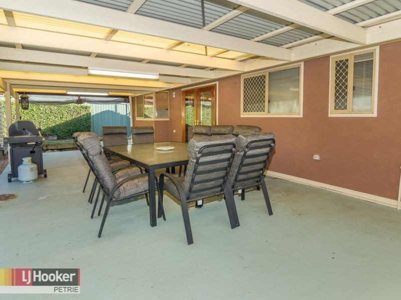 10 Oleron Terrace, Petrie QLD 4502