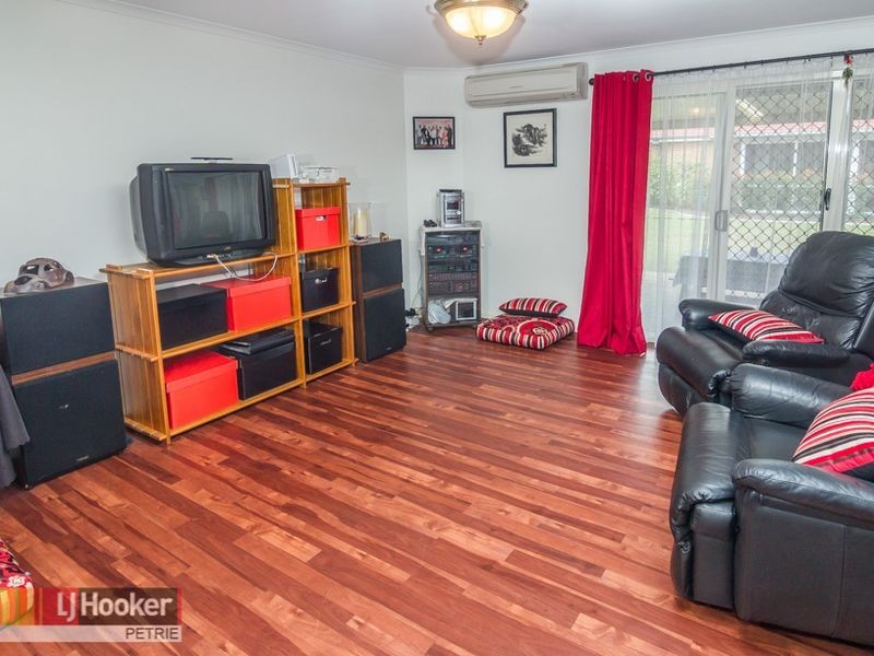 18 Inverpine Court, Petrie QLD 4502