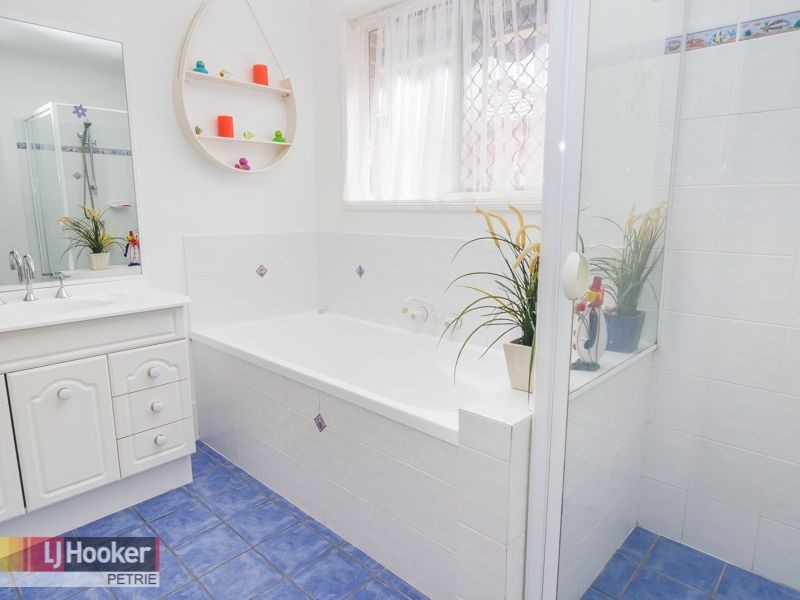 18 Inverpine Court, Petrie QLD 4502